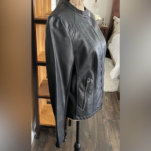 NWOT. Express Faux Leather Moto
Jacket, Sz L - Picture 3 of 10
